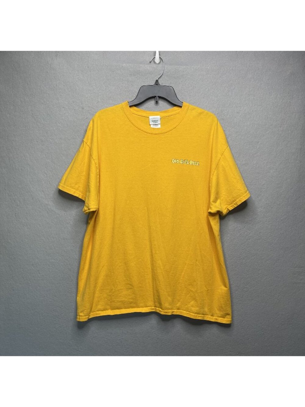 Rainforest Cafe Old Guys Rule Mens Yellow Graphic T-Shirt XL Casual Short Sleeve